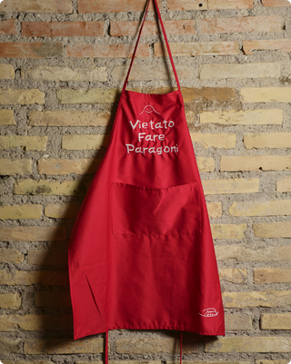 Grembiule “Vietato Fare Paragoni” (Edizione Limitata)